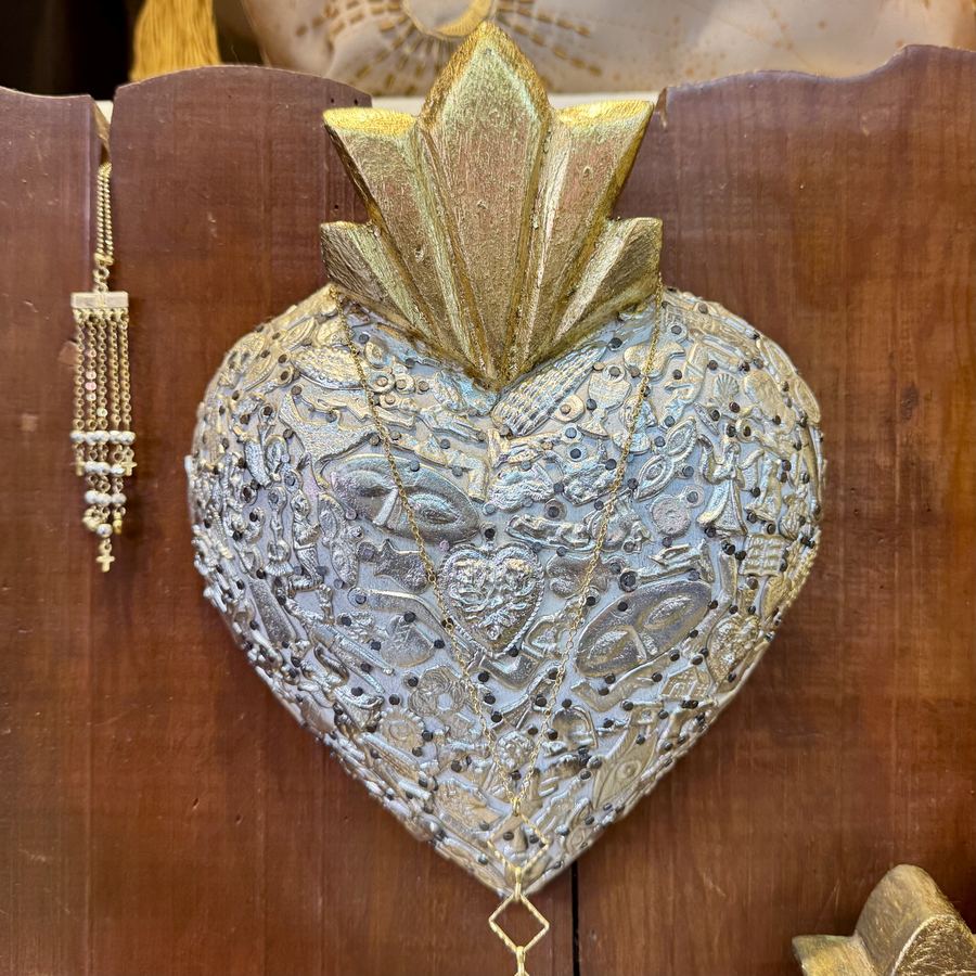 A milagro heart